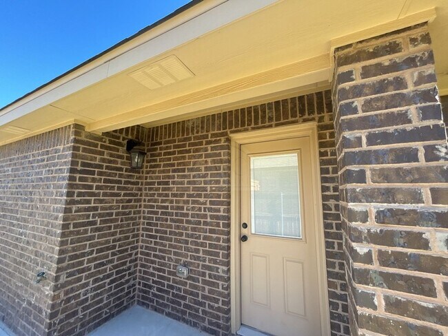 Building Photo - 5510 Settlers Ct