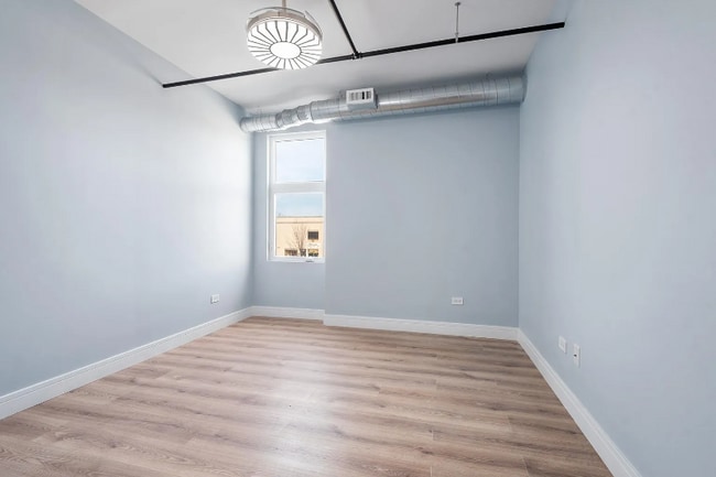 Building Photo - 9909 W Roosevelt Rd