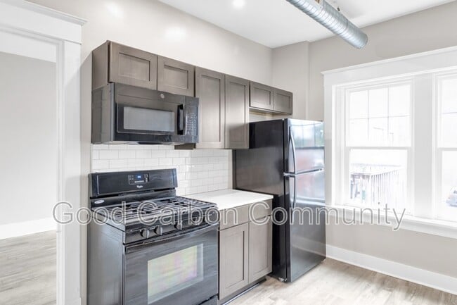 Building Photo - 1378 Hertel Ave