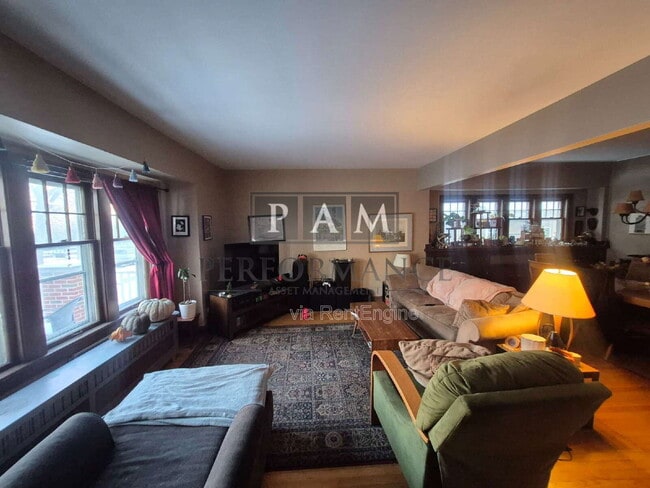 Foto del edificio - 4035 N Stowell Ave