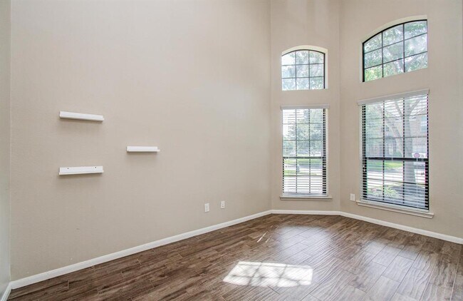 Foto del edificio - 13719 Kingston River Ln