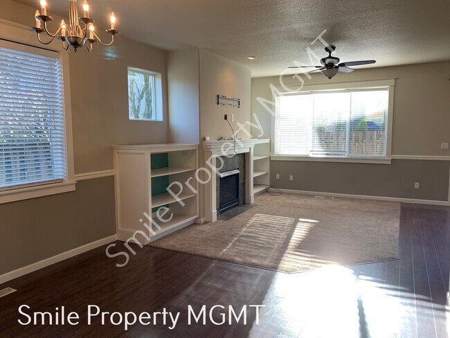 Photo - 708 SW Grant Way House