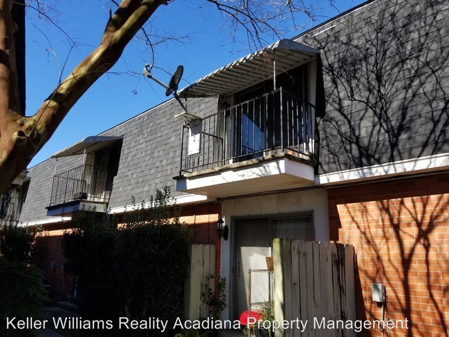 Foto del edificio - 2 br, 1 bath House - 211 Versailles Unit 10