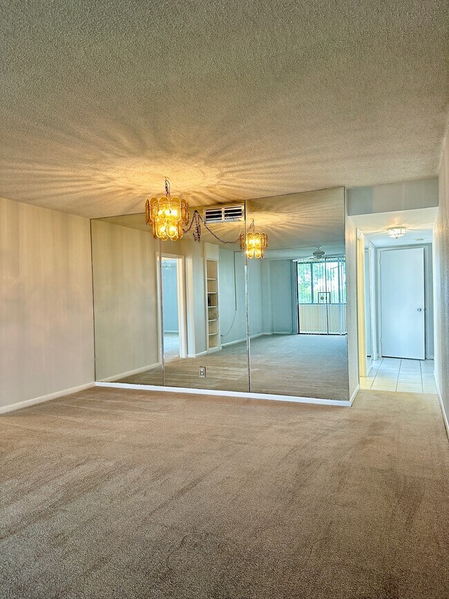 Foto del edificio - 2617 Cove Cay Dr