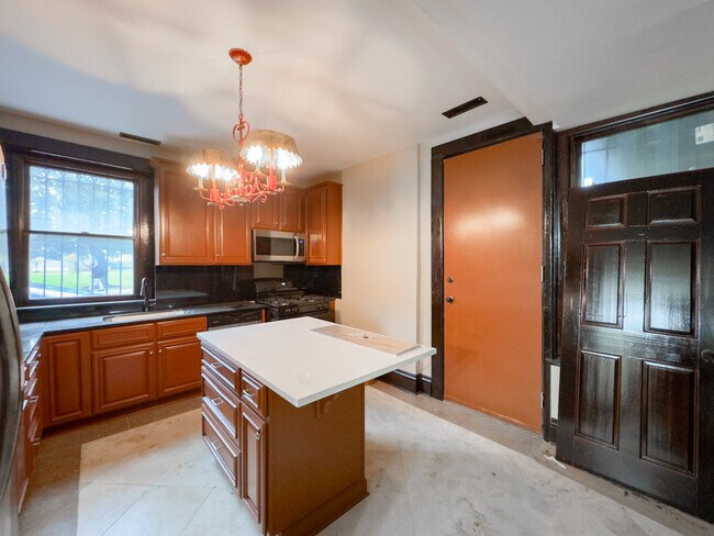 Building Photo - 238 S Ashland Ave