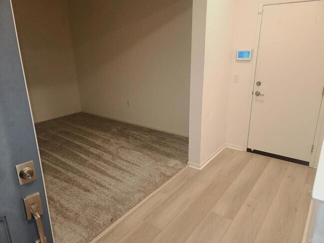 Foto del edificio - 1655 Sandbanks Dr