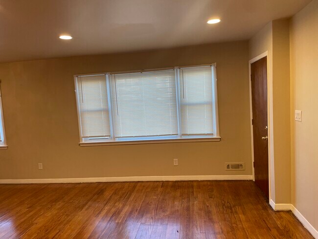 Foto del edificio - 24 Grand Ave