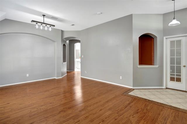 Foto del edificio - 9709 Lovers Ln