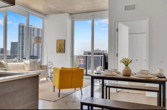 Building Photo - 151 SE 1st St Building Photo - 151 SE 1st St