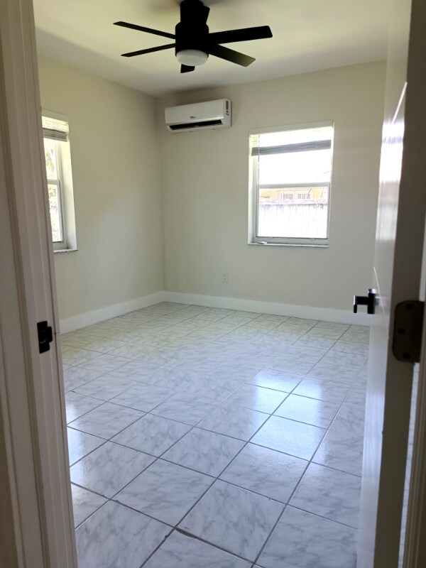 Foto del edificio - 2489 SW 27th St