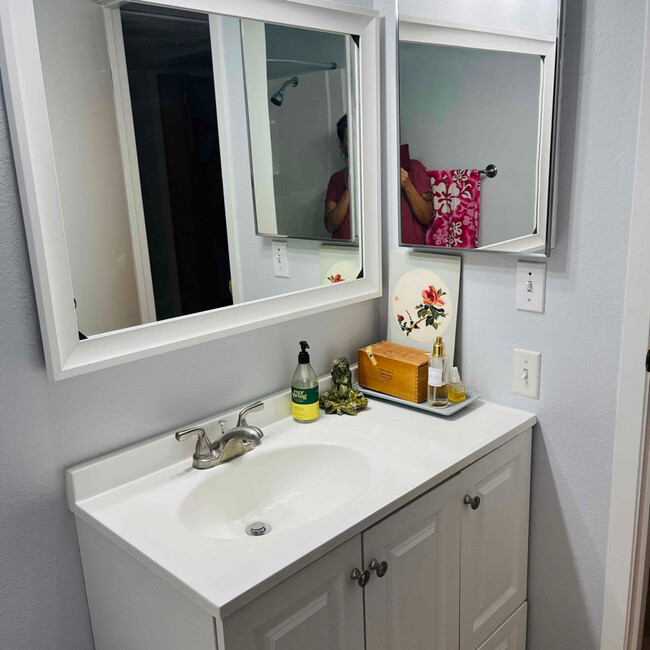 Building Photo - 4063 E Comanche Dr