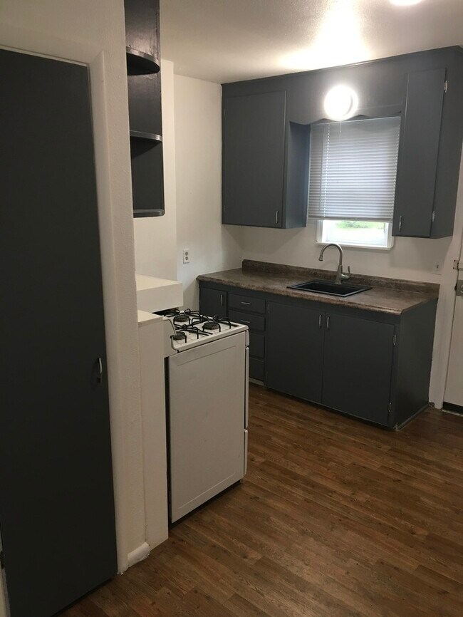 Foto del edificio - Tacoma/ Parkland duplex 2bdr 1 bath