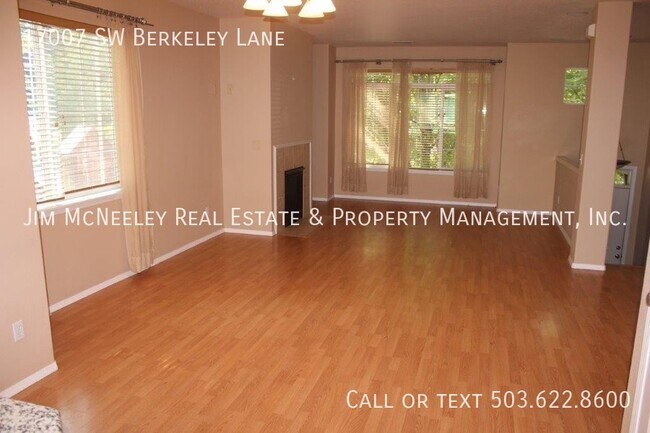 Foto del edificio - Lovely Arbor Station Townhome - Nearly 200...