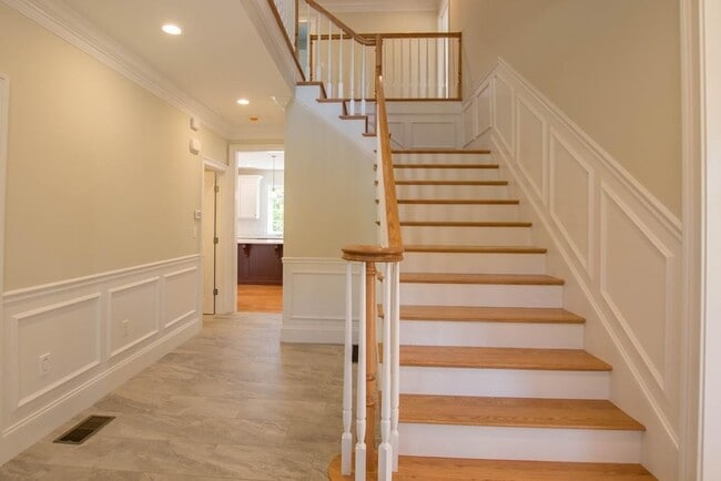 Building Photo - 12 Cart Path Ln