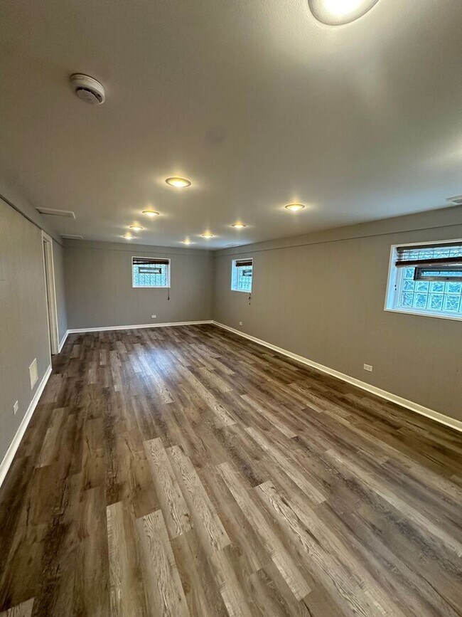 Foto del edificio - 923 W 187th St