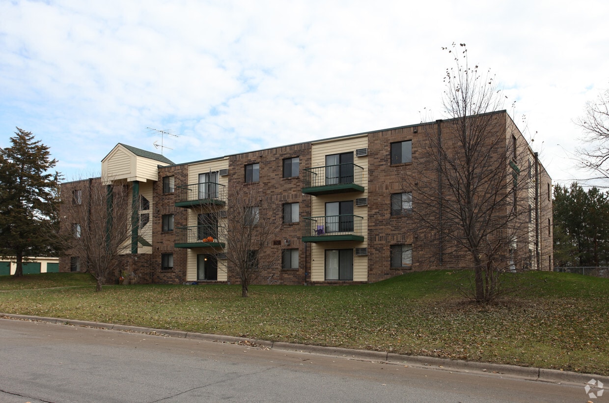 Pine Pointe Apartments Saint Cloud, MN