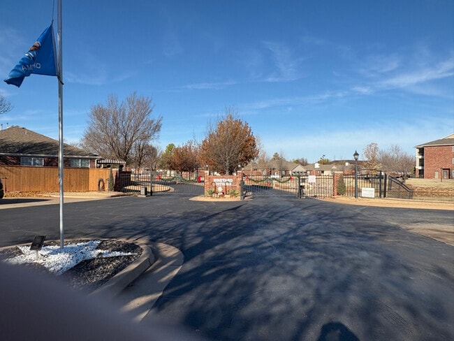 Photo - 2455 Manchester Dr House