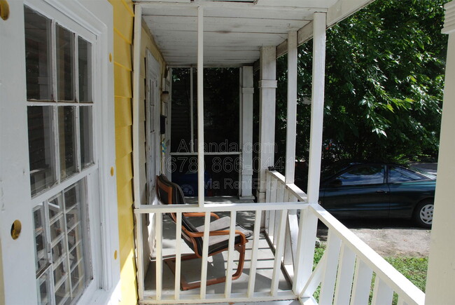 Foto del edificio - 70 Chester Ave SE