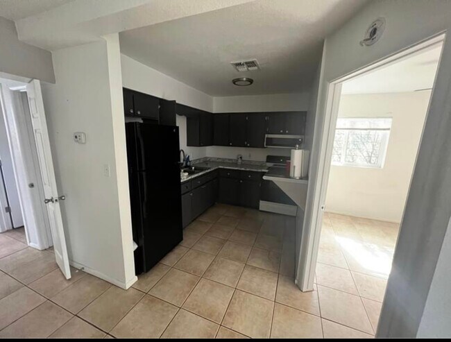 Building Photo - 2502 N Foote Dr