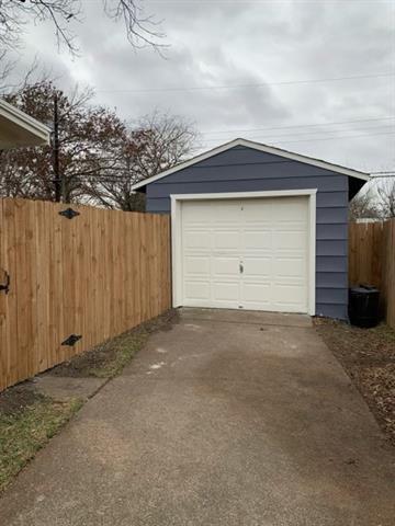 Building Photo - 327 Andover Dr