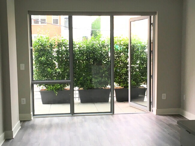 Foto del edificio - 1311 13th St. NW, #105