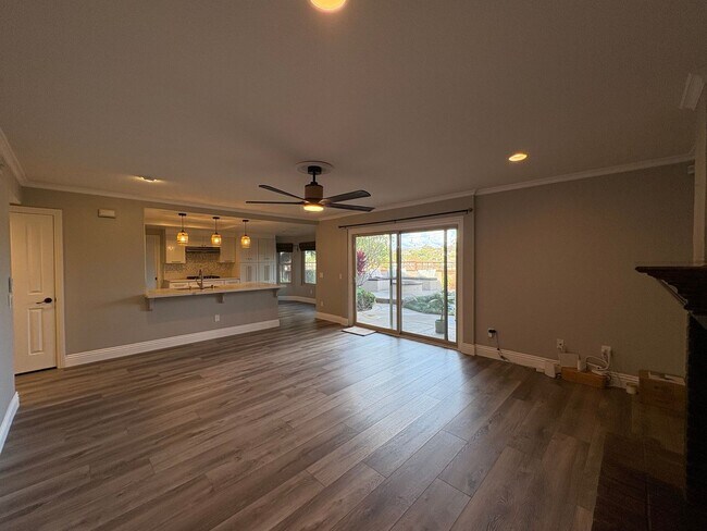 Building Photo - Beautiful 4B/3BA Home in Encinitas!