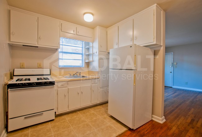 Foto del edificio - 896 Greenwood Ave NE