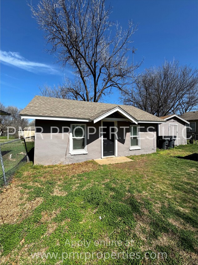 Foto principal - 2Bed/1 Bath Home