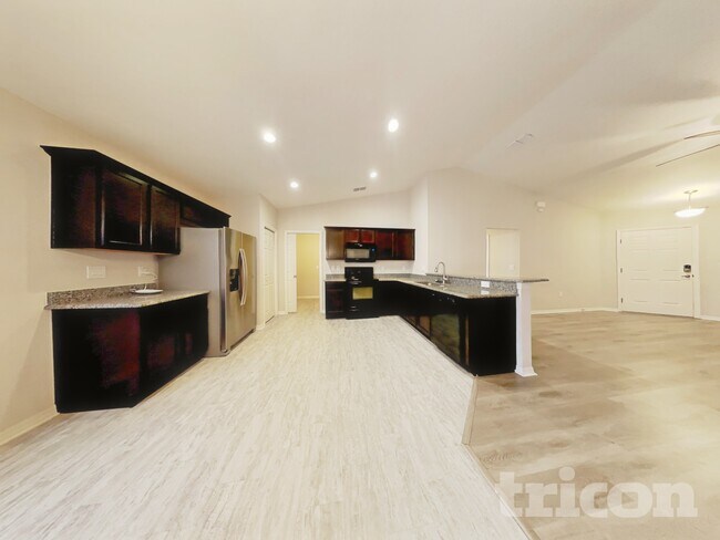 Building Photo - 505 Interlock St