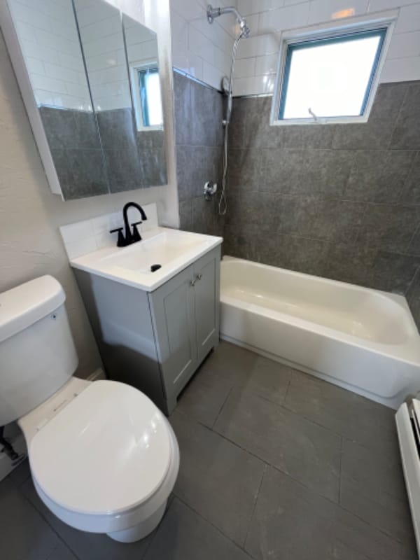 Building Photo - 10 Ferry St