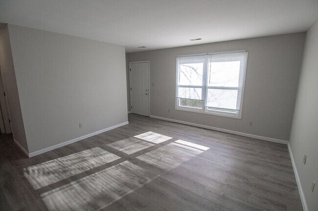 Building Photo - 4423 Santa Barbara