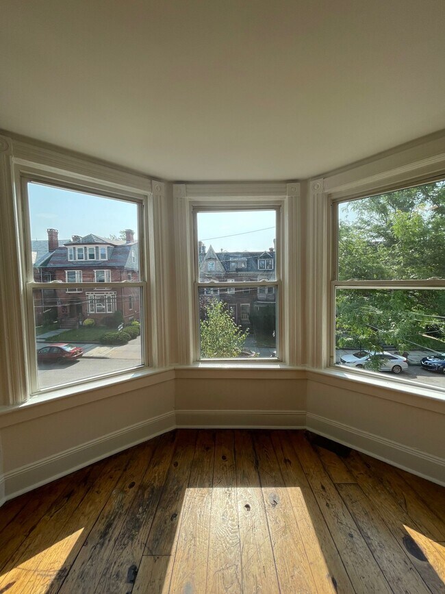 Building Photo - 153 Grand St