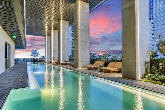 Foto del edificio - 610 Davis St