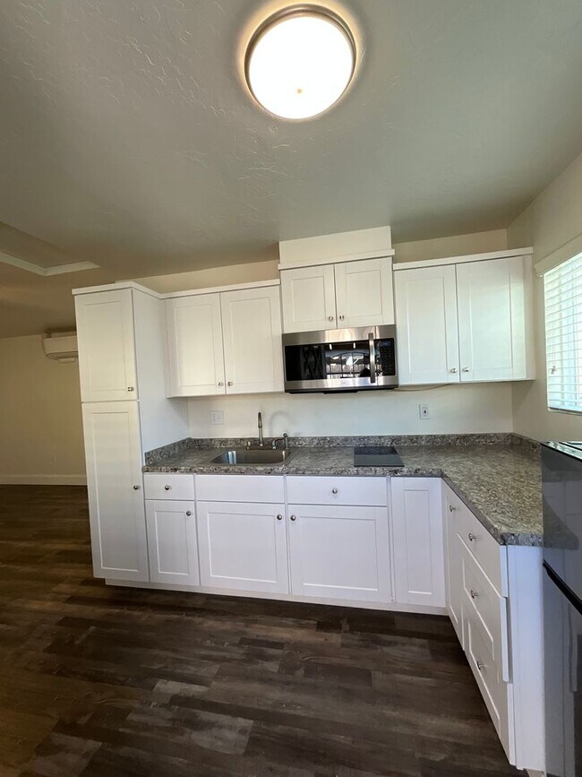 Foto del edificio - 3074 E Terrace Ave