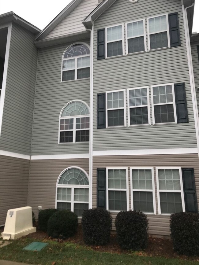 Building Photo - 4705 Pennoak Ln