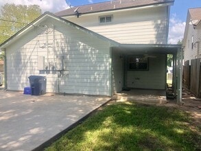 Building Photo - 404 Peach St