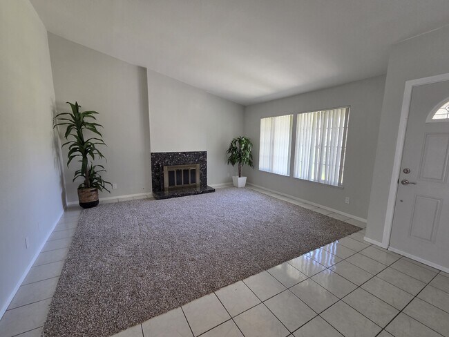Foto del edificio - 14232 Matisse Ave