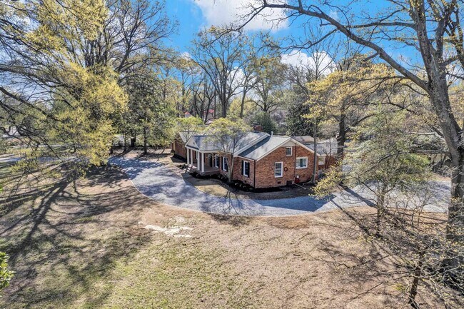 Foto del edificio - 4679 Walnut Grove Rd