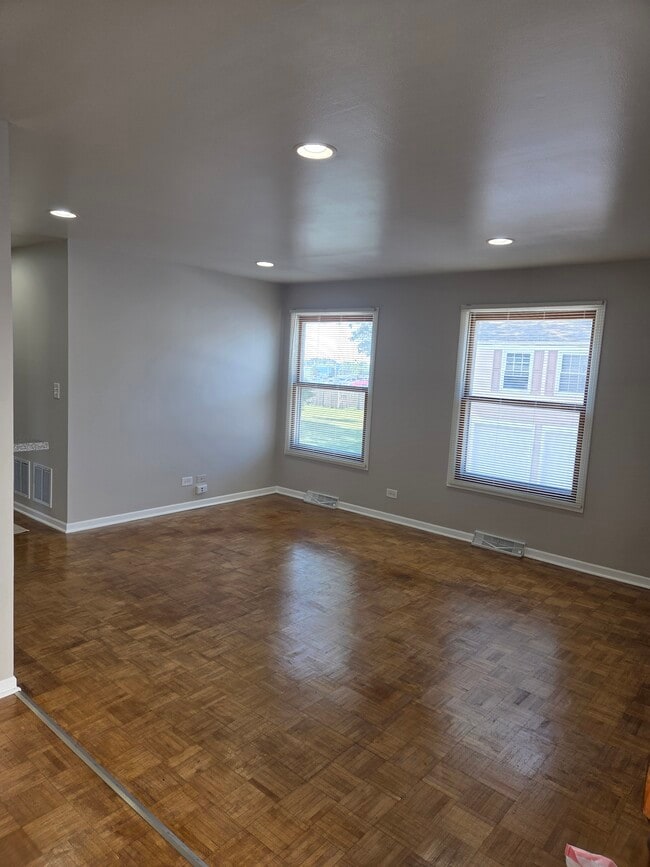 Building Photo - 1255 Pearl Ave