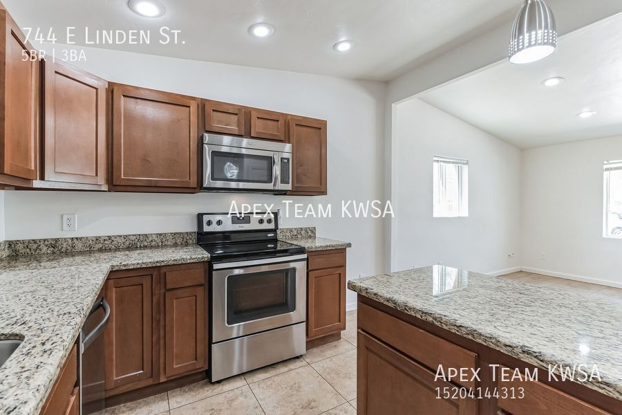 Foto principal - 744 E Linden St
