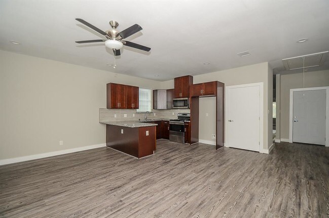 Building Photo - 3249 Dixie Dr