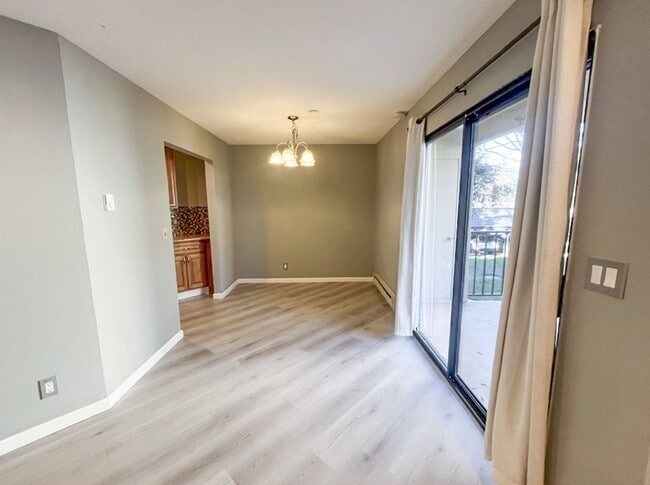 Building Photo - Prime Fremont Living! Updated 2BR Condo Near BART, Central Park & Lake Elizabeth