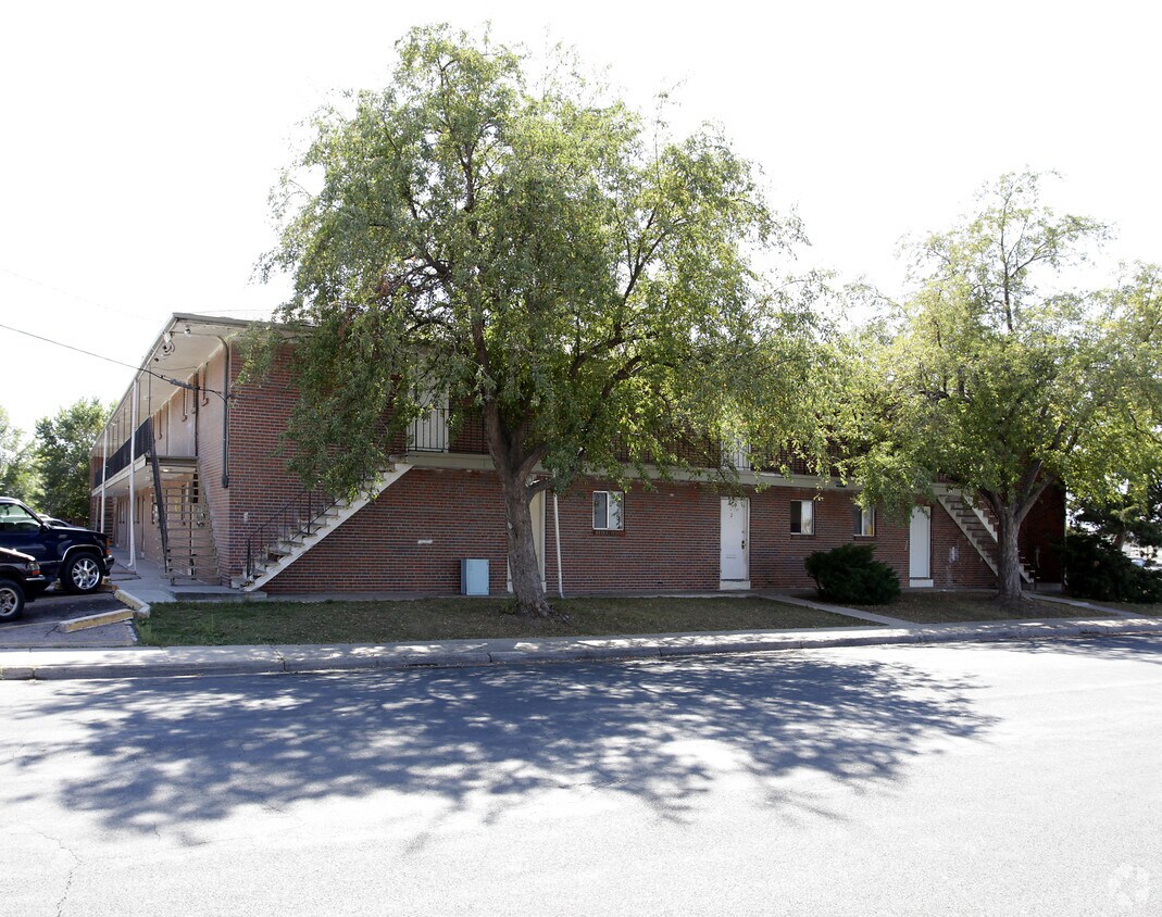 Primary Photo - 720 Dayton St