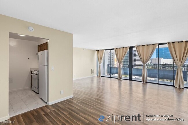 Building Photo - 2 br, 1.5 bath Condo - 801 Franklin Street...