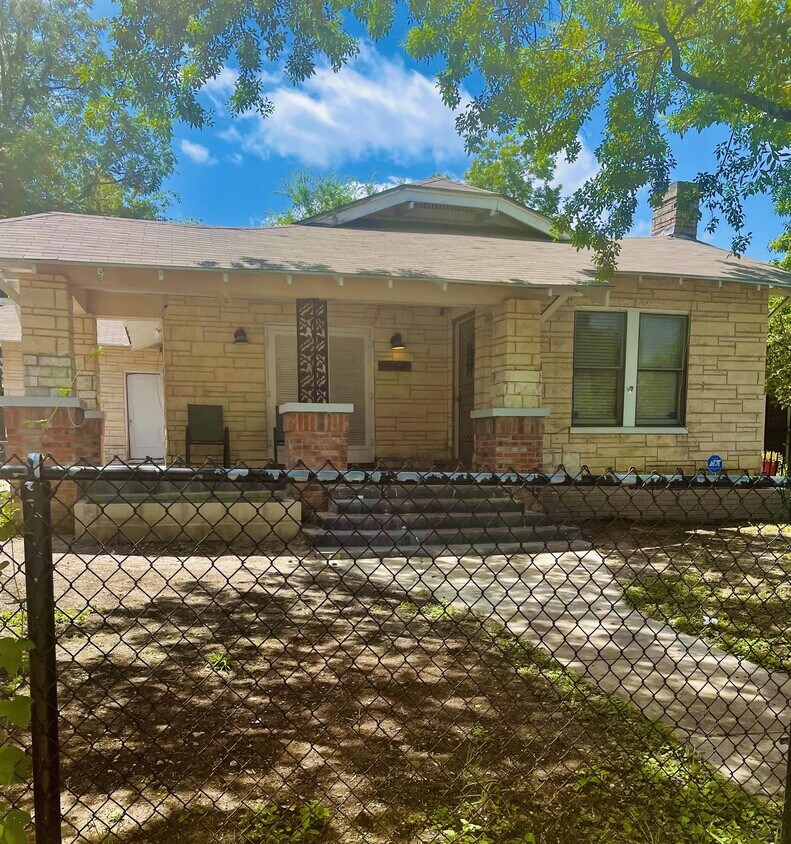 Primary Photo - 746 Avant Ave