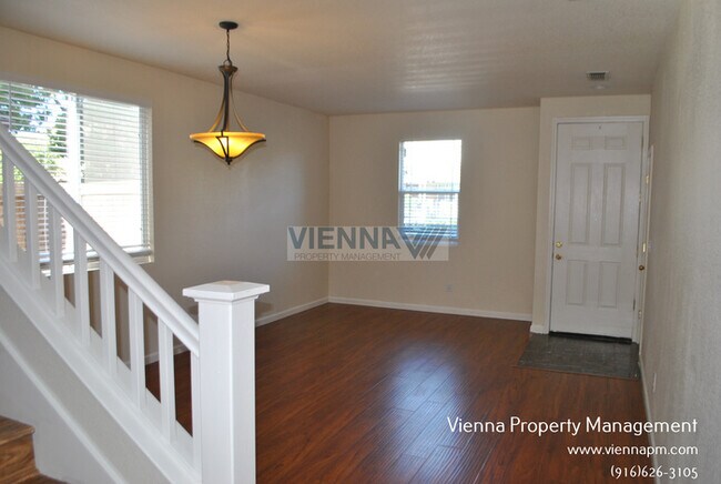 Building Photo - House for Rent in Natomas!