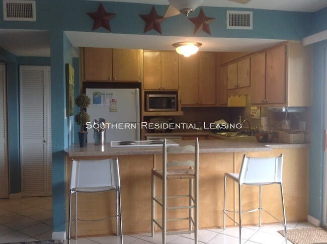 Building Photo - 4000 Gulf Terrace Dr