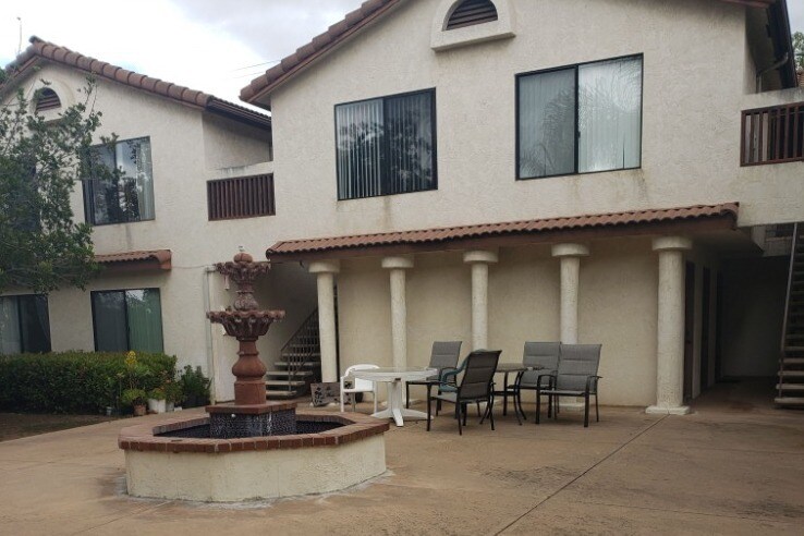 Primary Photo - 865 Merritt Dr
