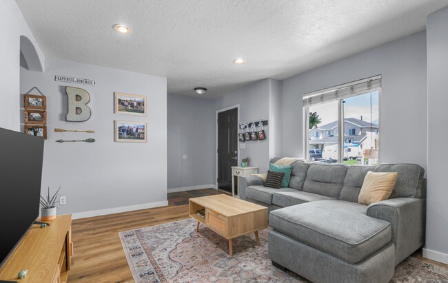 Foto del edificio - Beautiful 5-Bedroom Home in Lehi