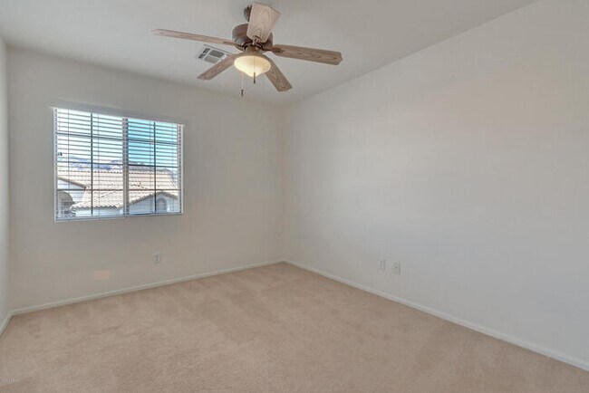 Building Photo - 11169 N Par Dr